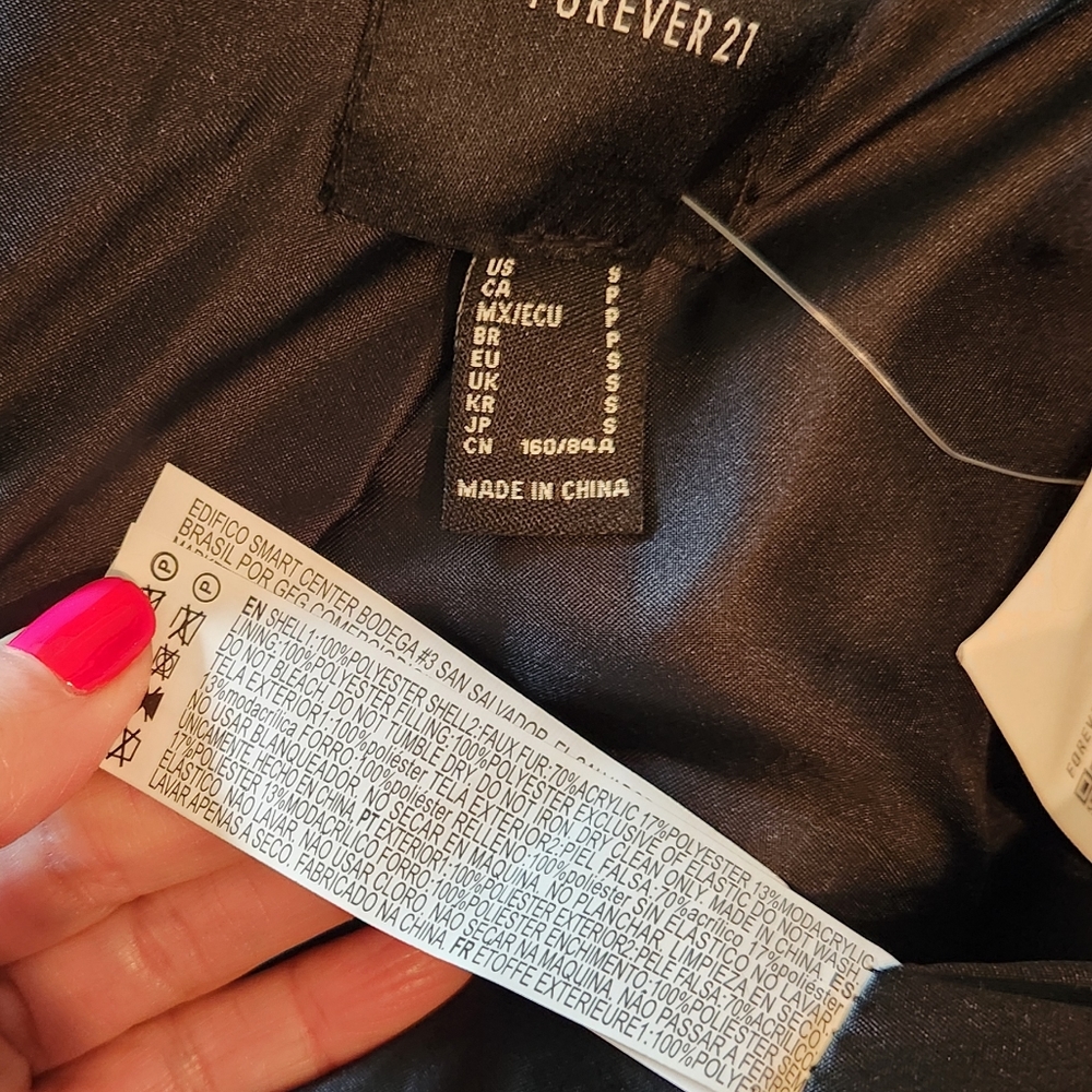 CUUUUTTTEE COAT! NWT - Picture 2 of 12